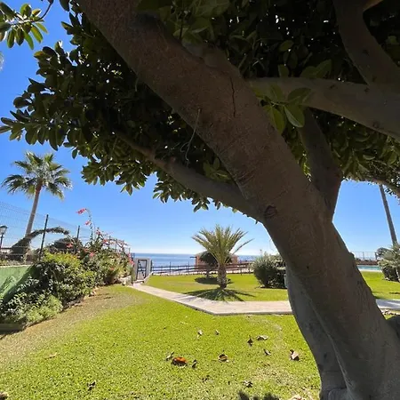 Apartment On The Front Sitio de Calahonda