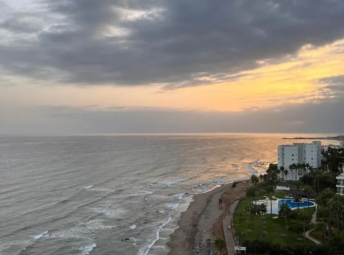 On The Front Sitio de Calahonda